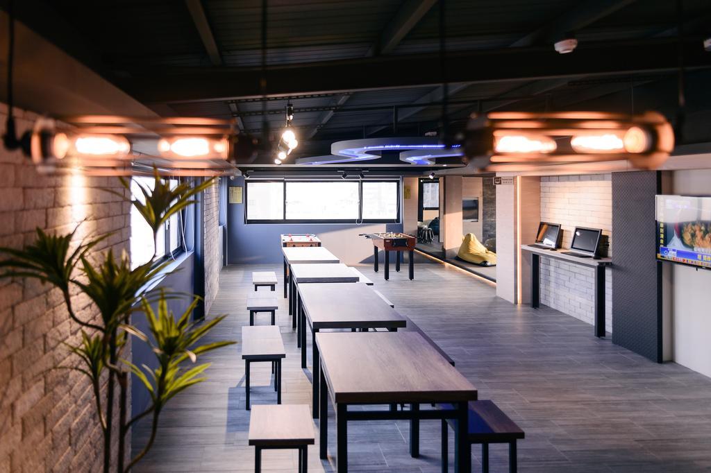 Kiwi Express Hotel-Taichung Station II Exterior photo